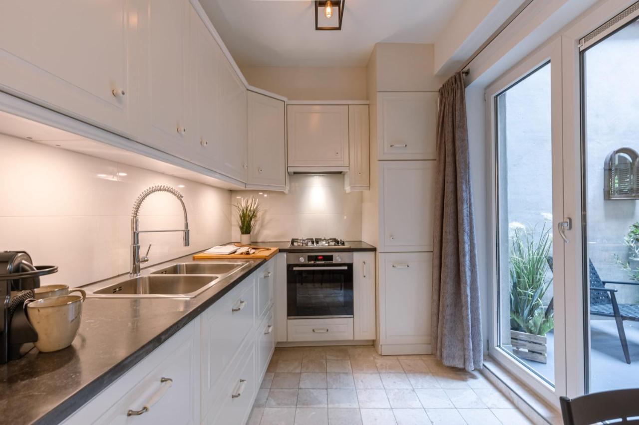 Authentic Apartment In The Heart Of Antwerpen Exteriör bild