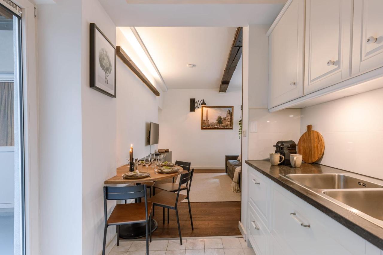 Authentic Apartment In The Heart Of Antwerpen Exteriör bild