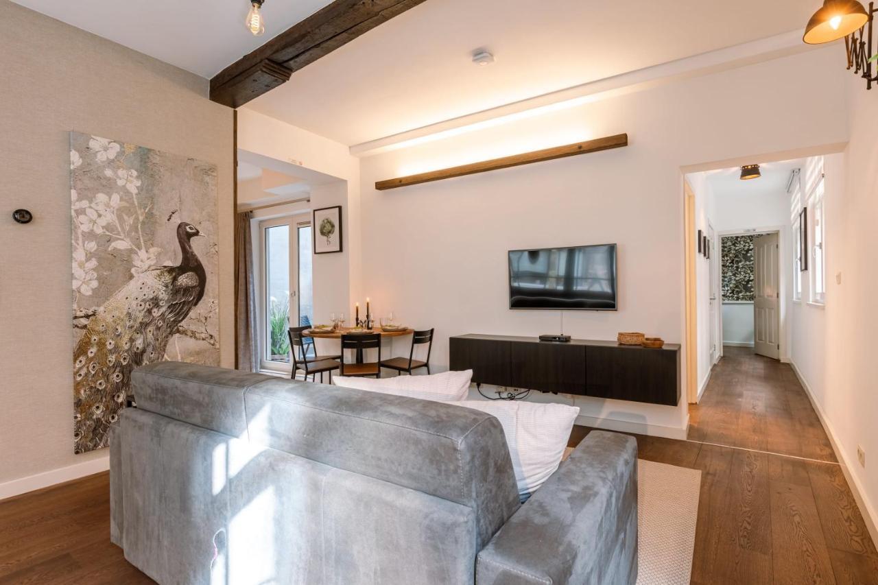 Authentic Apartment In The Heart Of Antwerpen Exteriör bild